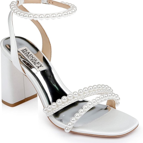 Badgley Mischka White Heels with Pearl Embellishments - Picture 1 of 4